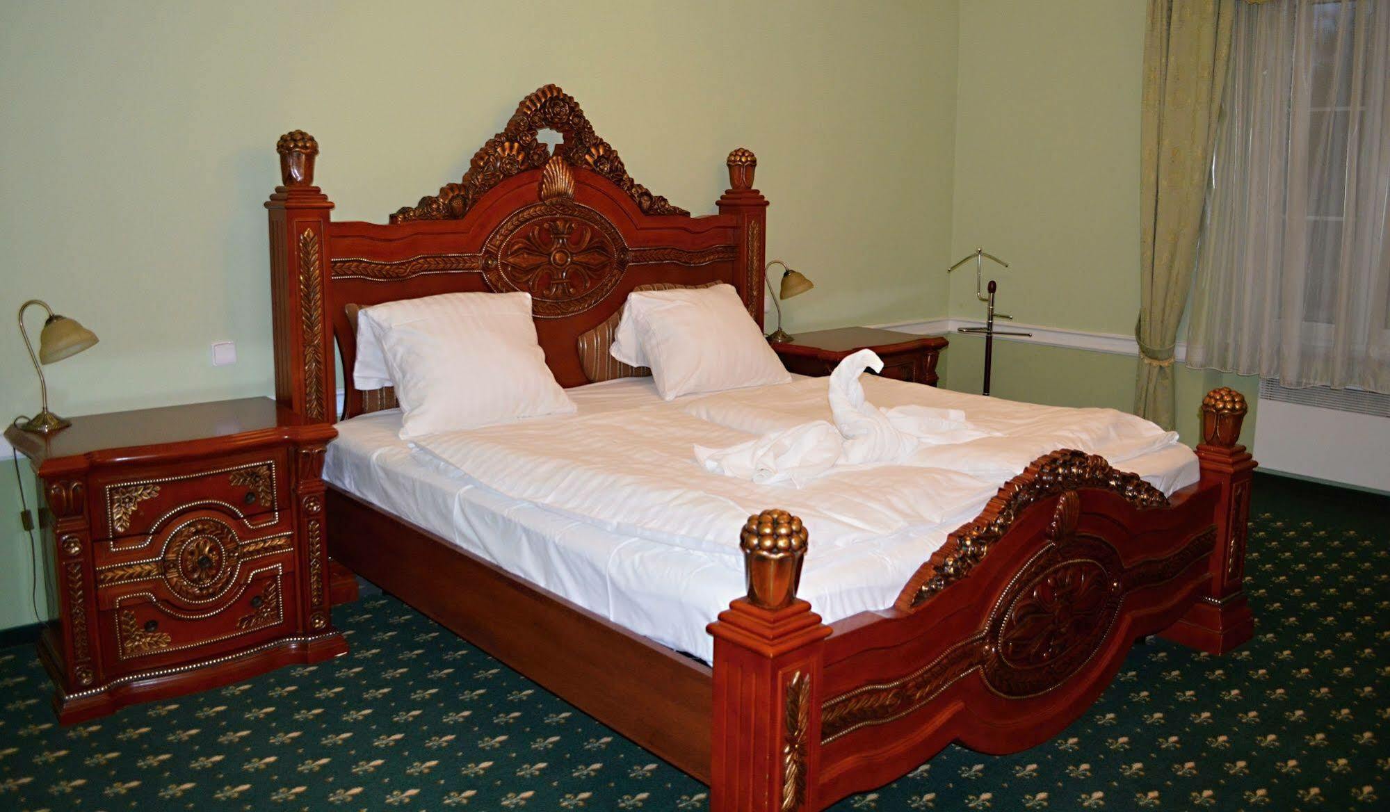 Zamek Kamenny Dvur Hotel Mostov Luaran gambar